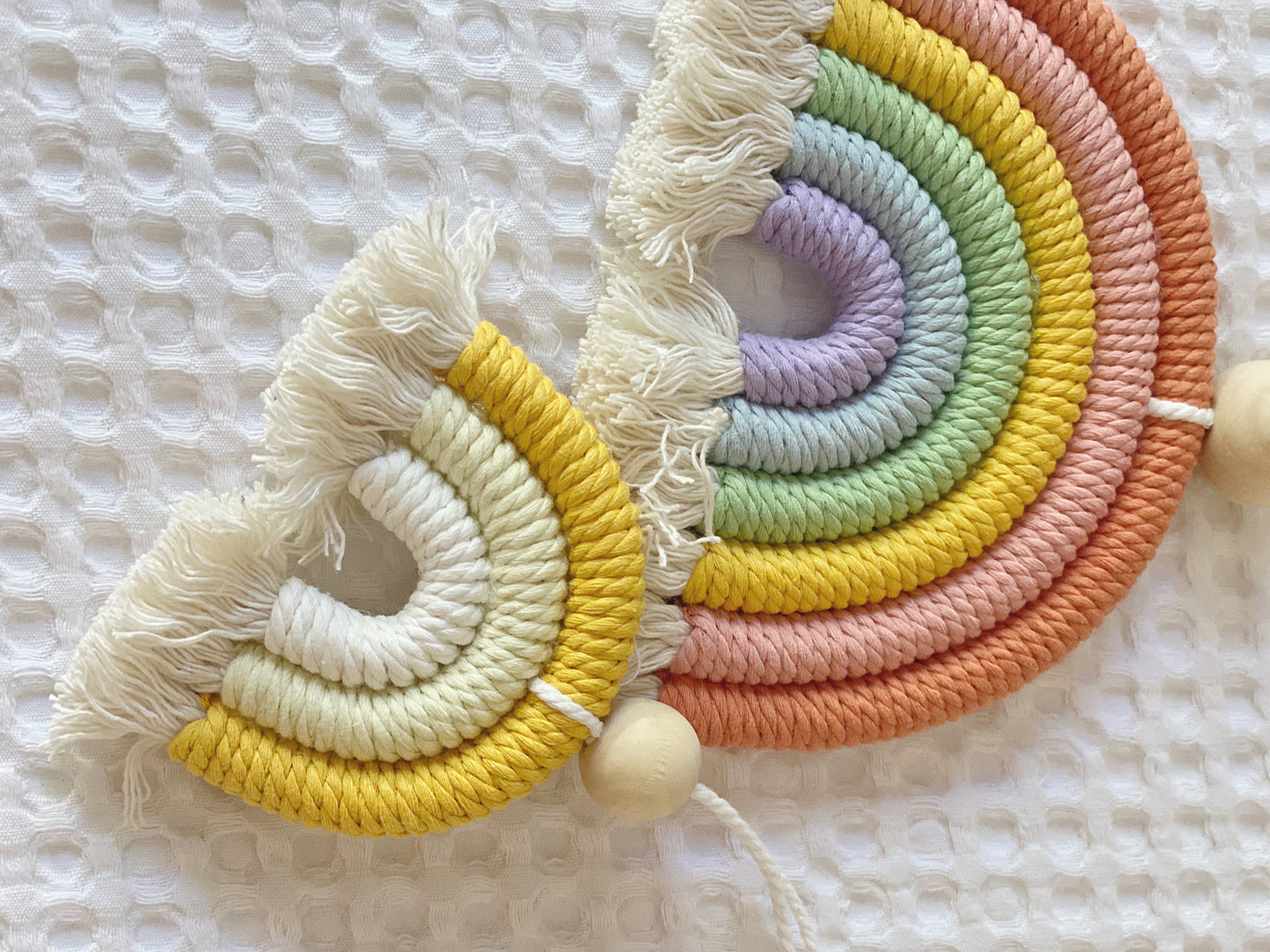 Small rainbow macrame - yellow